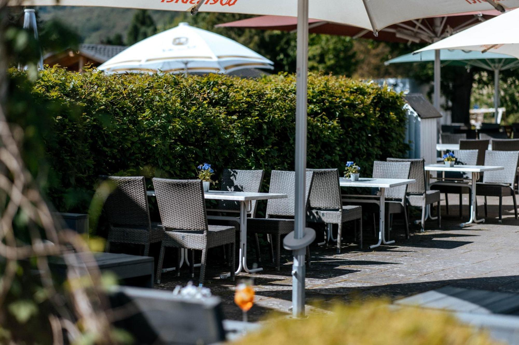 Hotel & Restaurant Kronenhof Am Weser-Radweg Oberweser Exterior photo